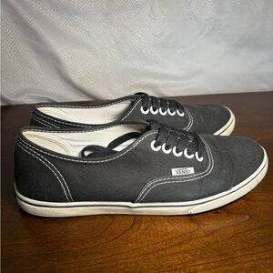 Vans Authentic Black Canvas Sneakers Lace Up Classic Low Top Size 6.5 (M) 8 (W)